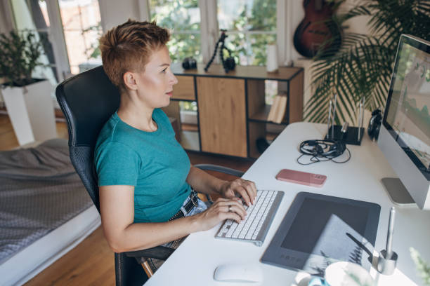 istock Woman in home office 1425552333