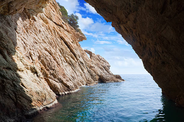 istock Inside of mainsail in cliff 142560001