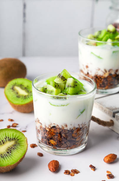 istock Homemade granola parfait with kiwi fruit 1425609400