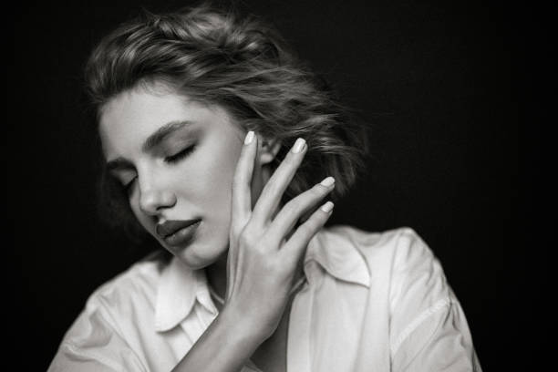 istock Beautiful woman 1425635838