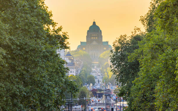 basilico di koekelberg, bruxelles, belgio, capitale d'europa - brussels basilica foto e immagini stock