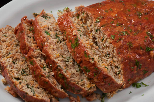istock Moist Turkey and Spinach Meatloaf 1425666235