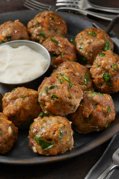 istock Italian Style Turkey and Spinach Meatballs 1425667693