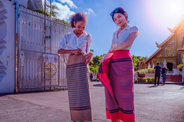 istock Two tourists tidy up. 1425741709