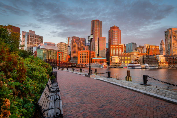 historical sites of boston, massachusetts - boston skyline charles river river imagens e fotografias de stock