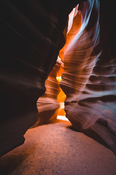 ranura de antelope canyon  - antelope canyon lower antelope canyon arizona rock fotografías e imágenes de stock