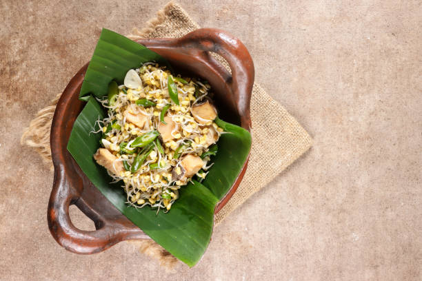 istock Stir Fry Bean Sprouts with Salted Fish 1425774407