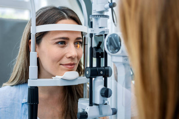 Look at the light Doctor and patient in ophthalmology clinic eye care professional stock pictures, royalty-free photos & images