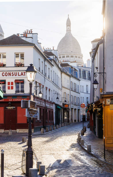 istock Paris street scene 1425875804