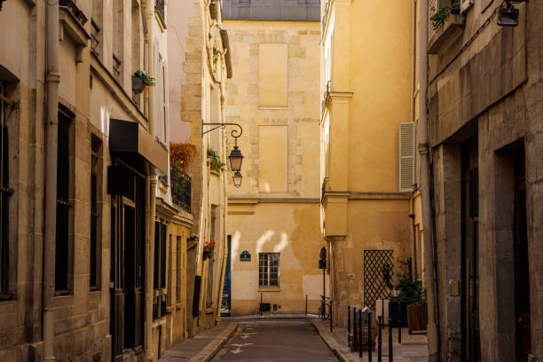 istock Paris street scene 1425876988