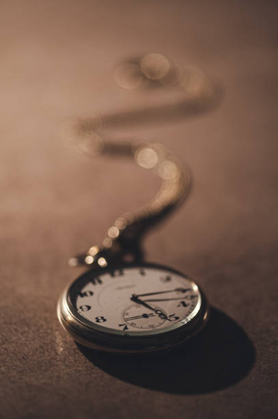 istock Vintage, retro antique watch macro bokeh 1425908085