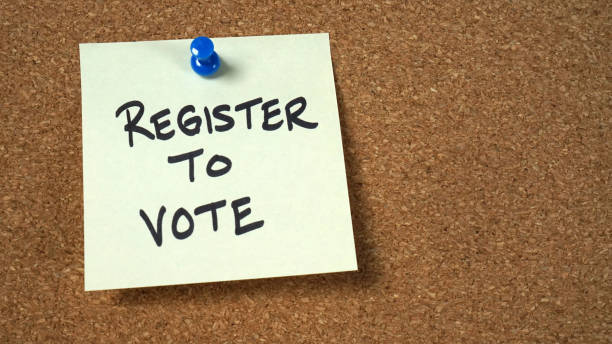 istock Reminder to Register to Vote 1425995120