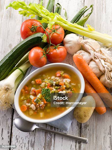 Sopa De Legumes - Fotografias de stock e mais imagens de Aipo - Aipo, Alho, Alimentação Saudável