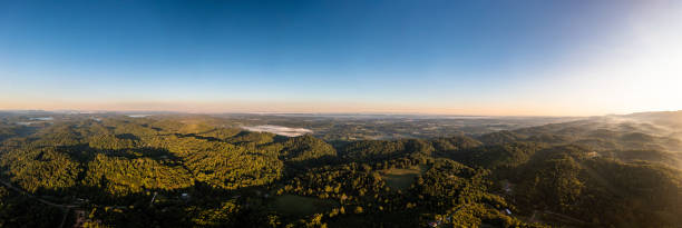 smokey mountain region von east tennessee - great smoky mountains great smoky mountains national park panoramic appalachian mountains stock-fotos und bilder