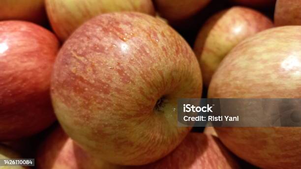 Apples In Supermarket Stock Photo - Download Image Now - Agricultural Equipment, Agriculture, Aisle