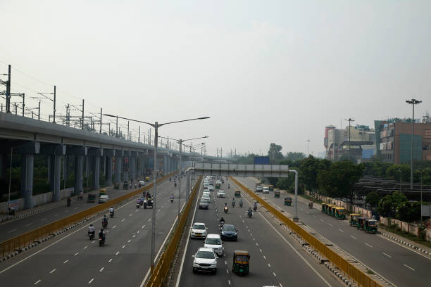 istock Traffic on urban city road 1426141414