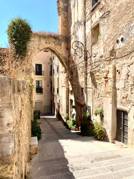 istock Old Italian alley 1426238922
