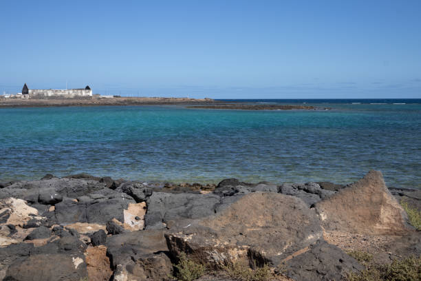 istock Atlantic ocean and an abandoned house, Arrecife 1426266409