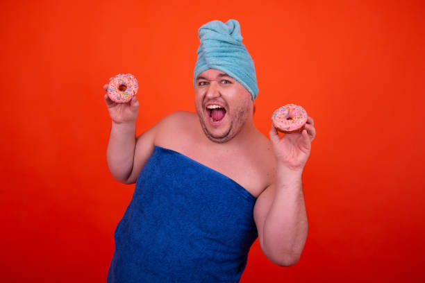 chico divertido se ducha. drag queen está mojado. - guilty humor surprise sensuality fotografías e imágenes de stock