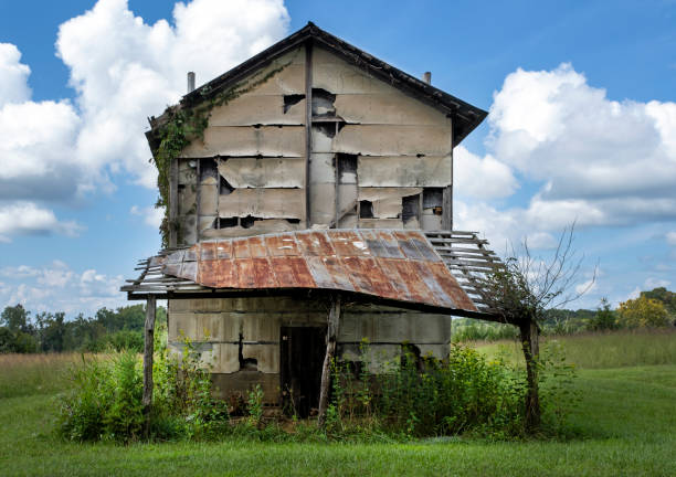 istock Virginia tobacco barn 1426277942