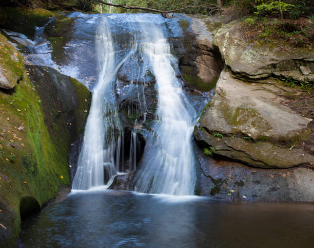 istock Widow Falls early in the morning 1426280992