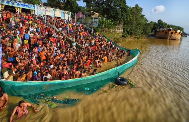 istock Hindu devotees seen in River Ganges offering their prayers to their Ancestors as guided by the Priest during the Mahalaya celebration . Mahalaya is celebrated at the end of Shradh or Pitru Paksha, a 16-day period when Hindus pay homage to their ancestors. 1426292276