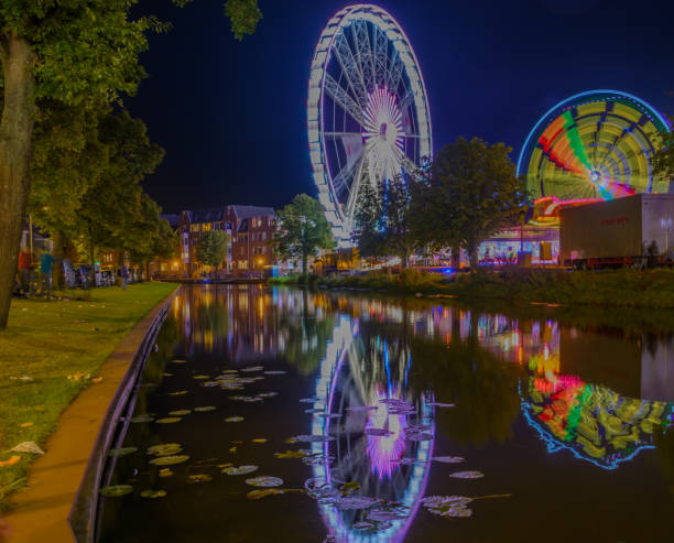 feira em leiden - blurred motion circle reflection illuminated - fotografias e filmes do acervo