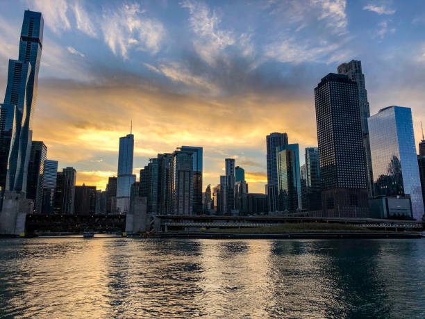 istock Beautiful Chicago skyline at sunset 1426354175