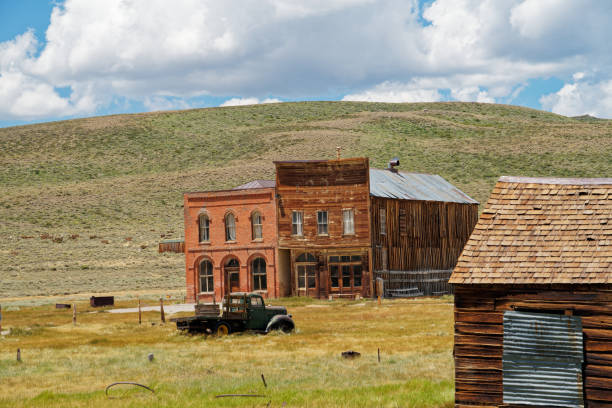 istock Old building overlooking the rolling hills at Bodie State Historic Park 1426354356