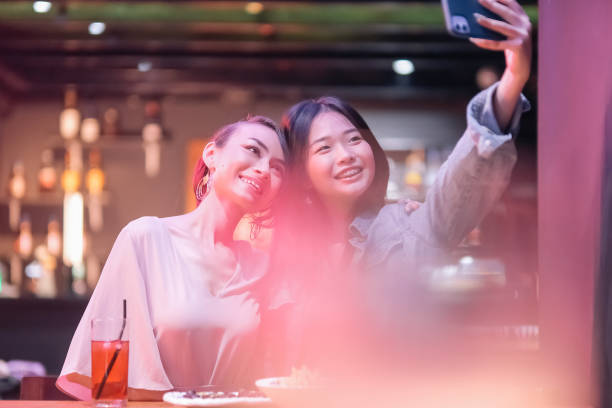istock girls night out 1426384459