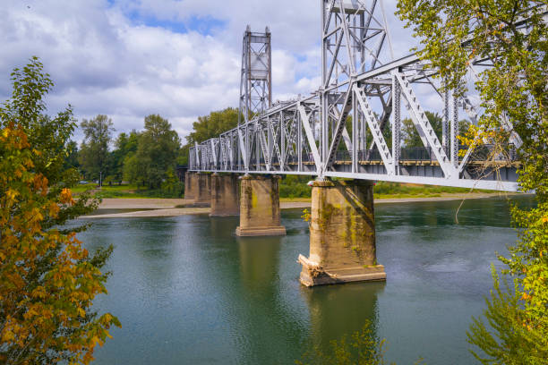 istock Union Street Railroad Bridge over Willamette River 1426425294