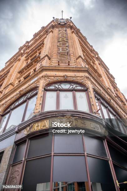 Harrods London Stock Photo - Download Image Now - Harrods, Architecture, Building Exterior