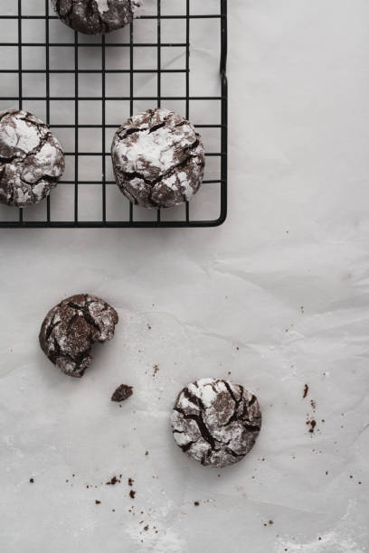 istock Chocolate Crinkle Cookies 1426586560