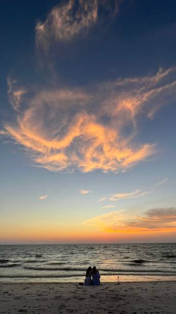 istock BEAUTY AFTER SUNSET 1426751524