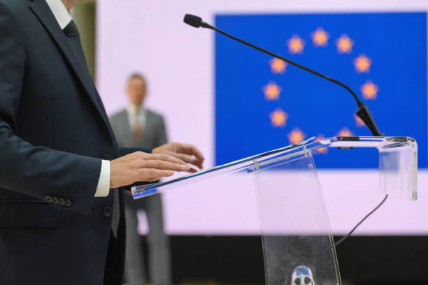 speaker of the european union at a political meeting - press conference public speaker politician speech imagens e fotografias de stock