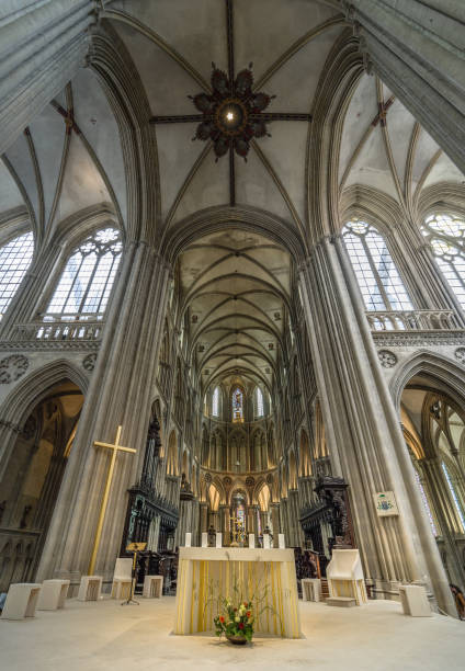 katedra w bayeux - normandia - francja - tkanina z bayeux obrazy zdjęcia i obrazy z banku zdjęć