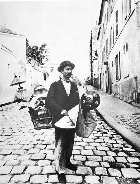 istock Paris, door to door salesperson 1426897029