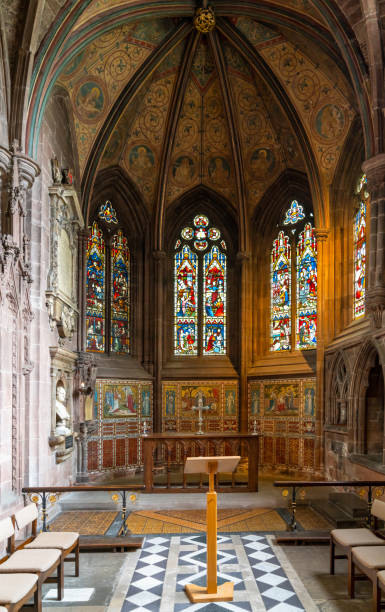 체셔의 역사적인 체스터 대성당 내부의 측면 예배당 중 하나의 세부 전망 - chester england chester cathedral uk england 뉴스 사진 이미지