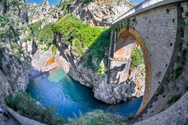 fiordo di furore en la costa de amalfi - southern belle fotografías e imágenes de stock