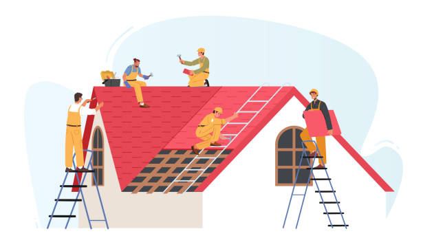 dachbauarbeiter charaktere führen dacharbeiten durch. dachdecker männer mit arbeitsgeräten reparieren haus dachziegel - haus bauen stock-grafiken, -clipart, -cartoons und -symbole