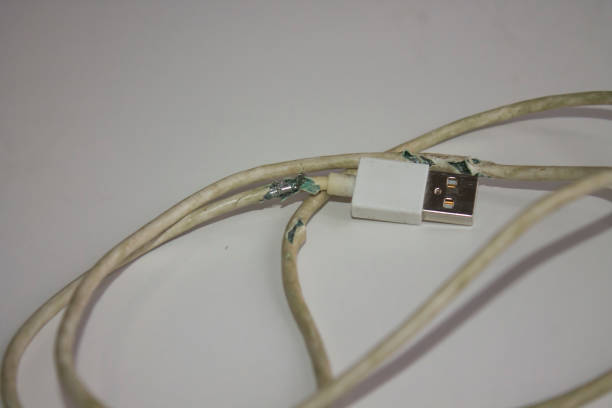 istock The broken and frayed smartphone's cable 1427052014