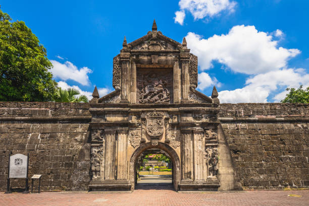główna brama fortu santiago - fort zdjęcia i obrazy z banku zdjęć