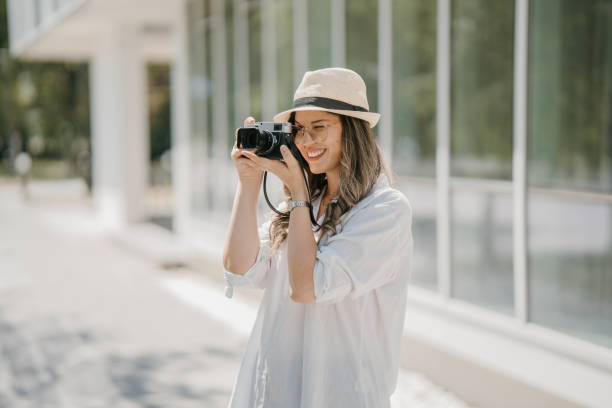 istock Young woman and vintage technology 1427264184