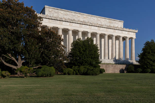 istock Lincoln memorial hall in Washington DC 1427267917