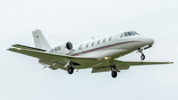 netjets europe cessna 560xl citation xls. - bradford england fotografías e imágenes de stock