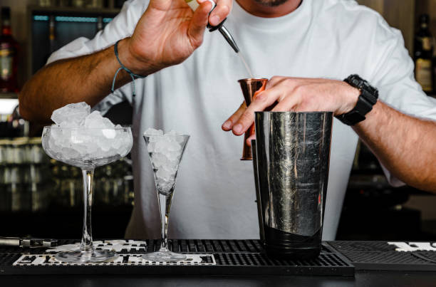 istock Preparation of cocktails 1427294255