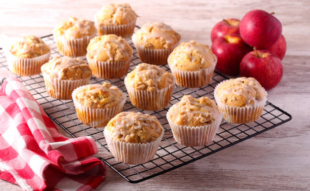 istock Apple streusel topping cakes 1427325350