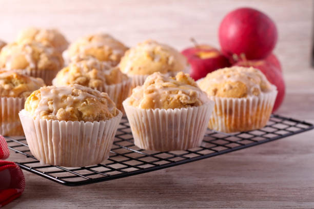 istock Apple streusel topping cakes 1427325790