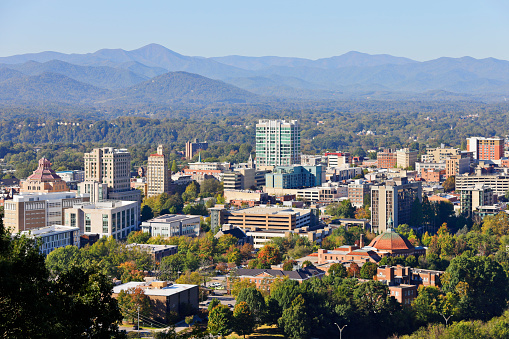 daytime view of the skyline of Asheville (North Carolina).