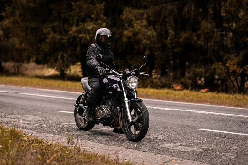 man and woman riding on cruiser motorcycle at blacktop road photo – Free  Motorcycle Image on Unsplash
